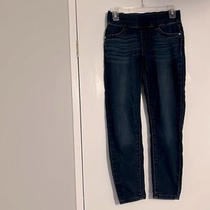 Simply Vera Vera Wang denim jeans for women with elastic waistband. Sz 2